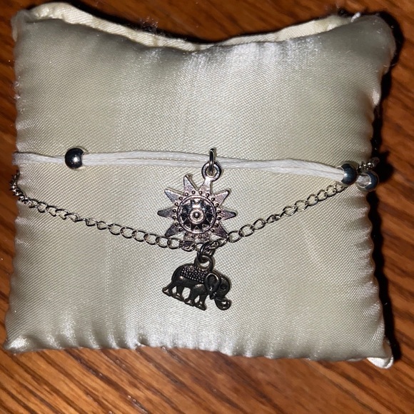 Jewelry - Set of 3 anklets